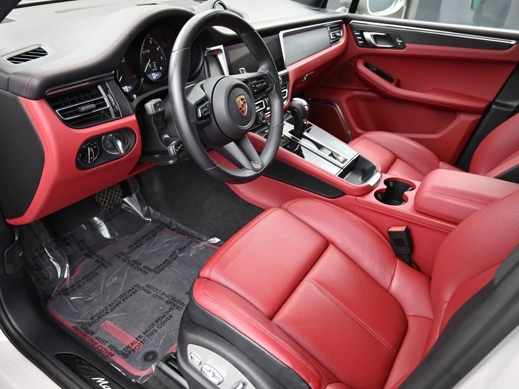 2024 Porsche Macan GTS photo 4