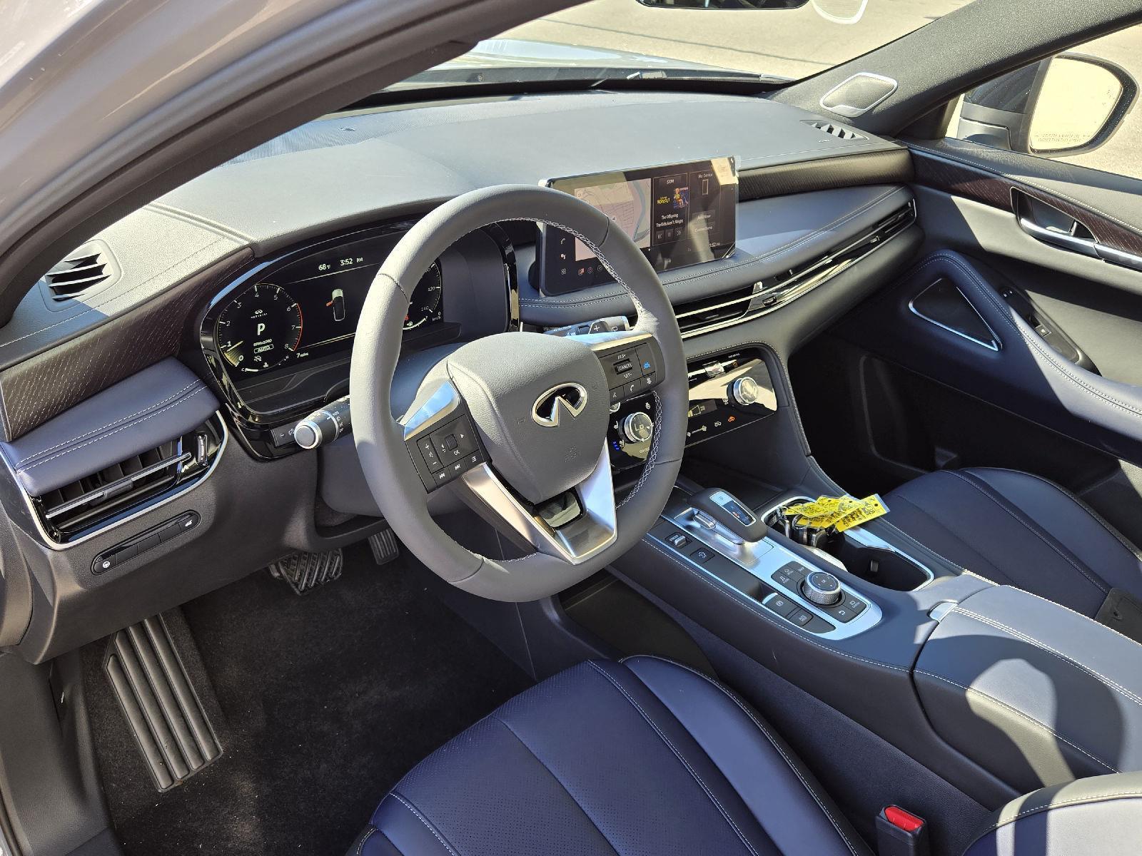 2026 Infiniti QX60 Luxe photo 5
