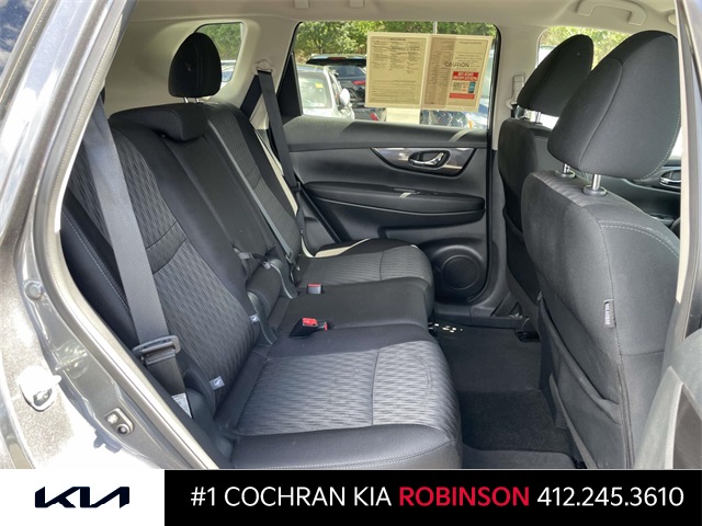 2018 Nissan Rogue SV photo 18