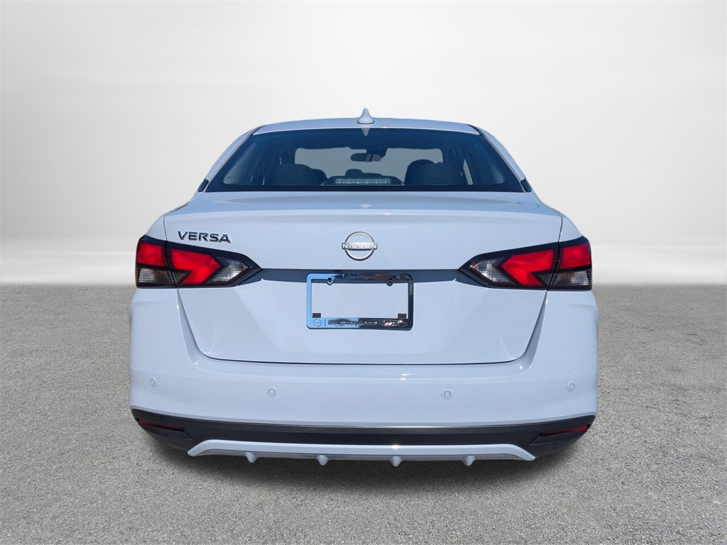 2025 Nissan Versa 1.6 SV photo 4