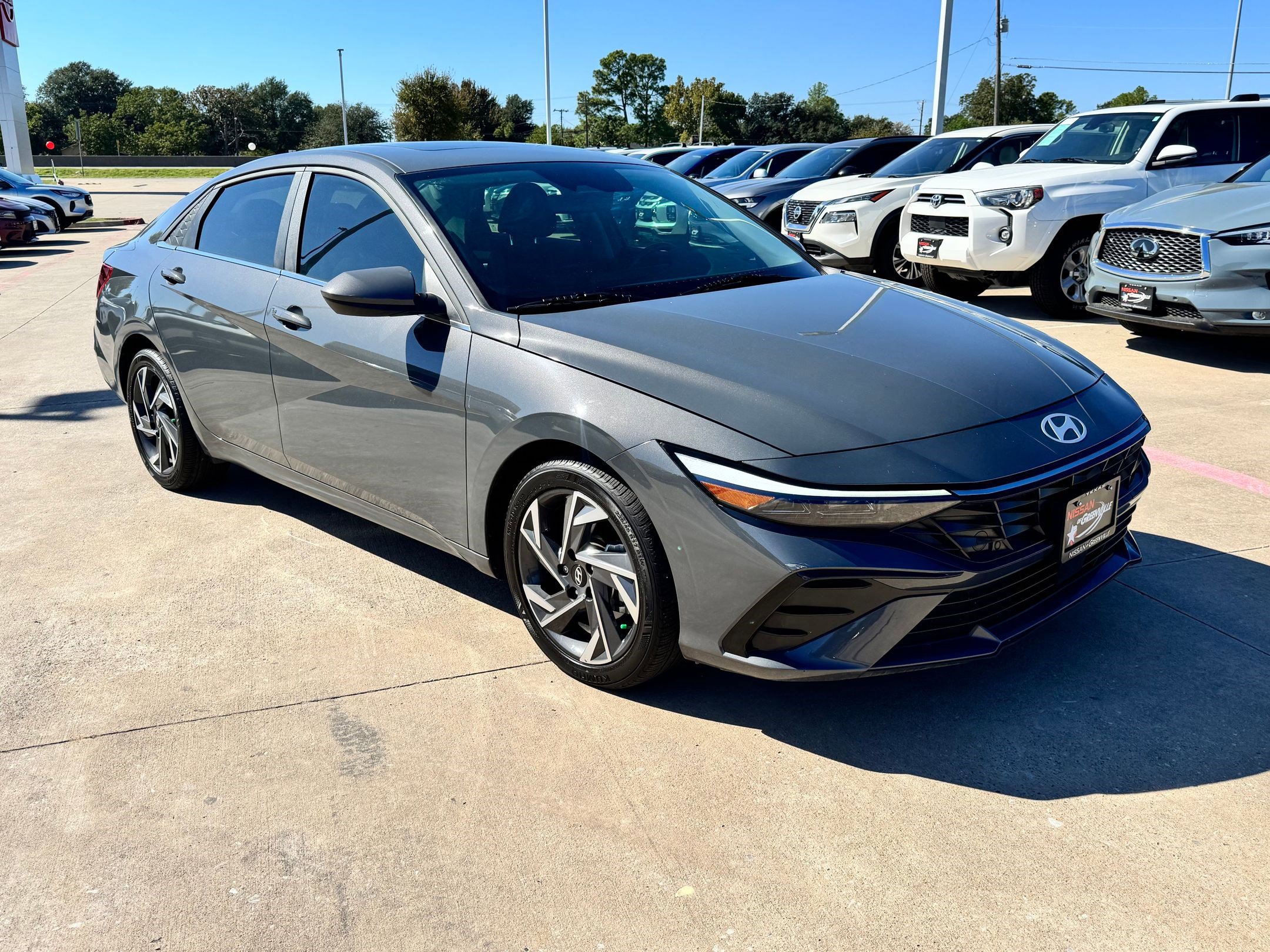 2025 Hyundai Elantra SEL Convenience photo 6