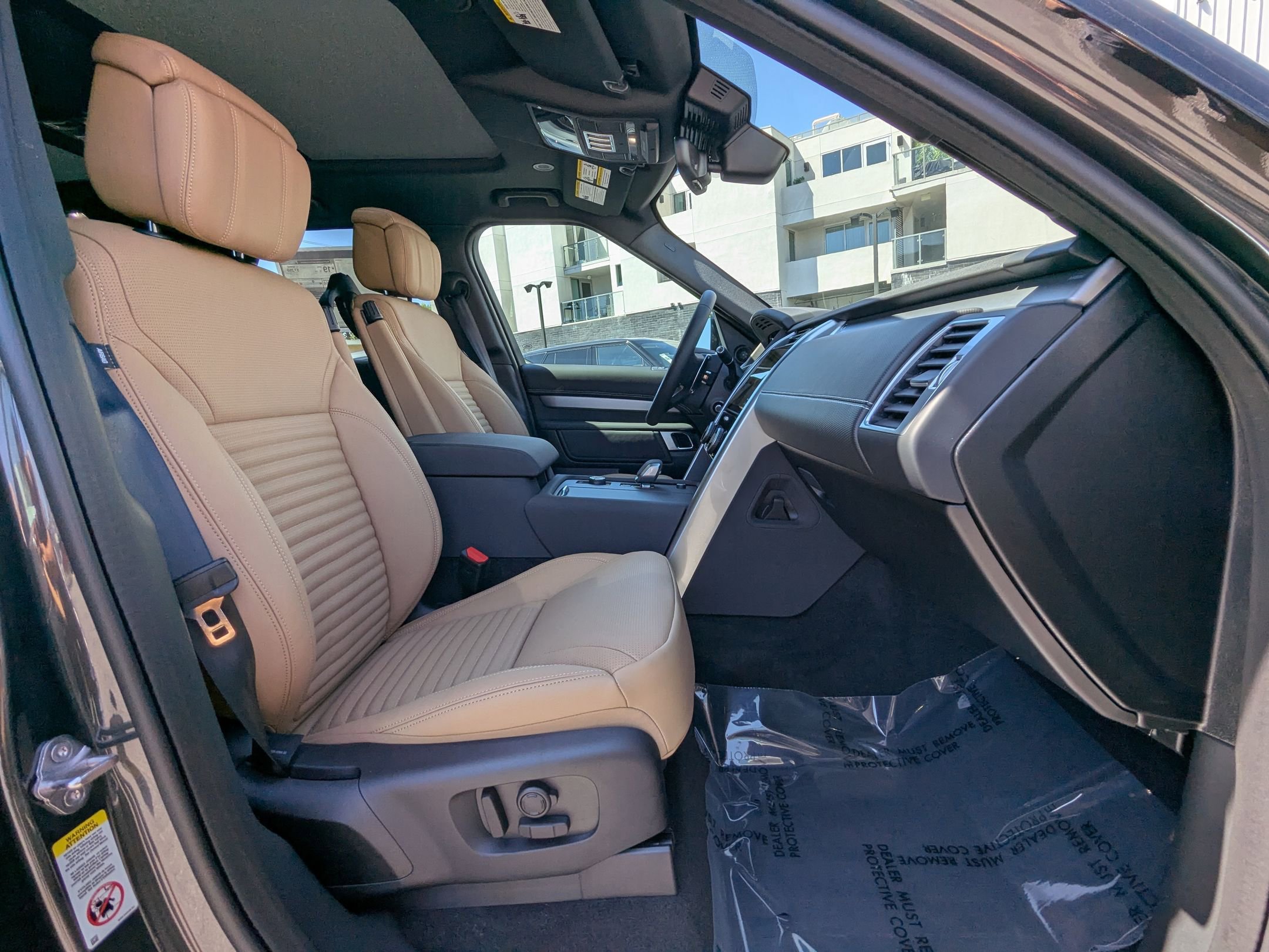 2025 Land Rover Discovery SE photo 17