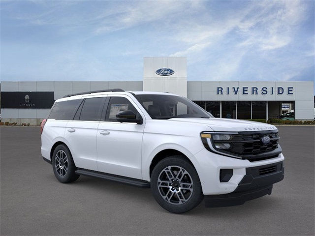 2025 Ford Expedition photo 7