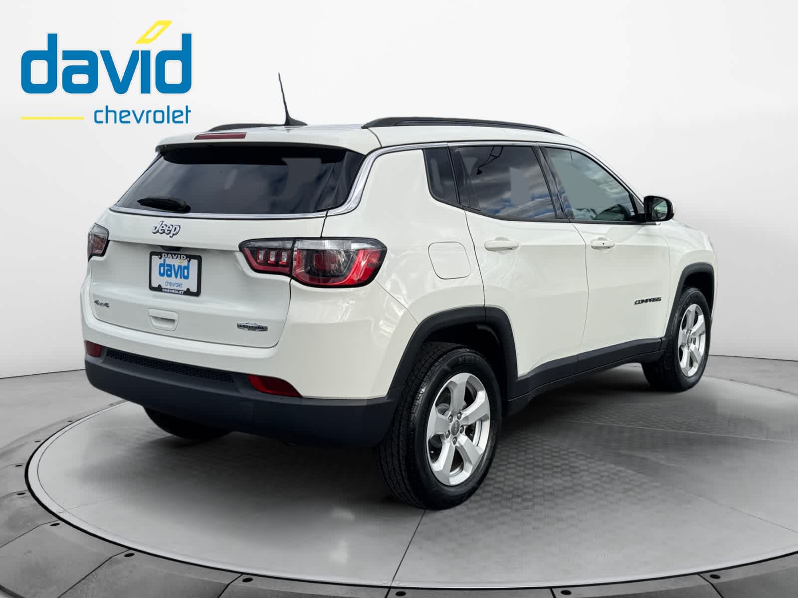 2020 Jeep Compass Latitude photo 2