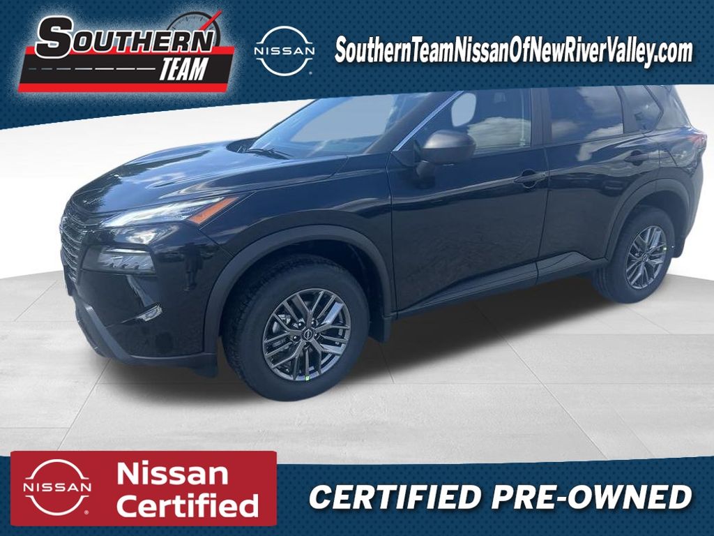 2025 Nissan Rogue S's photo