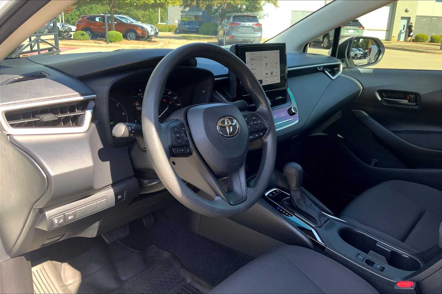 2024 Toyota Corolla Hybrid LE photo 16