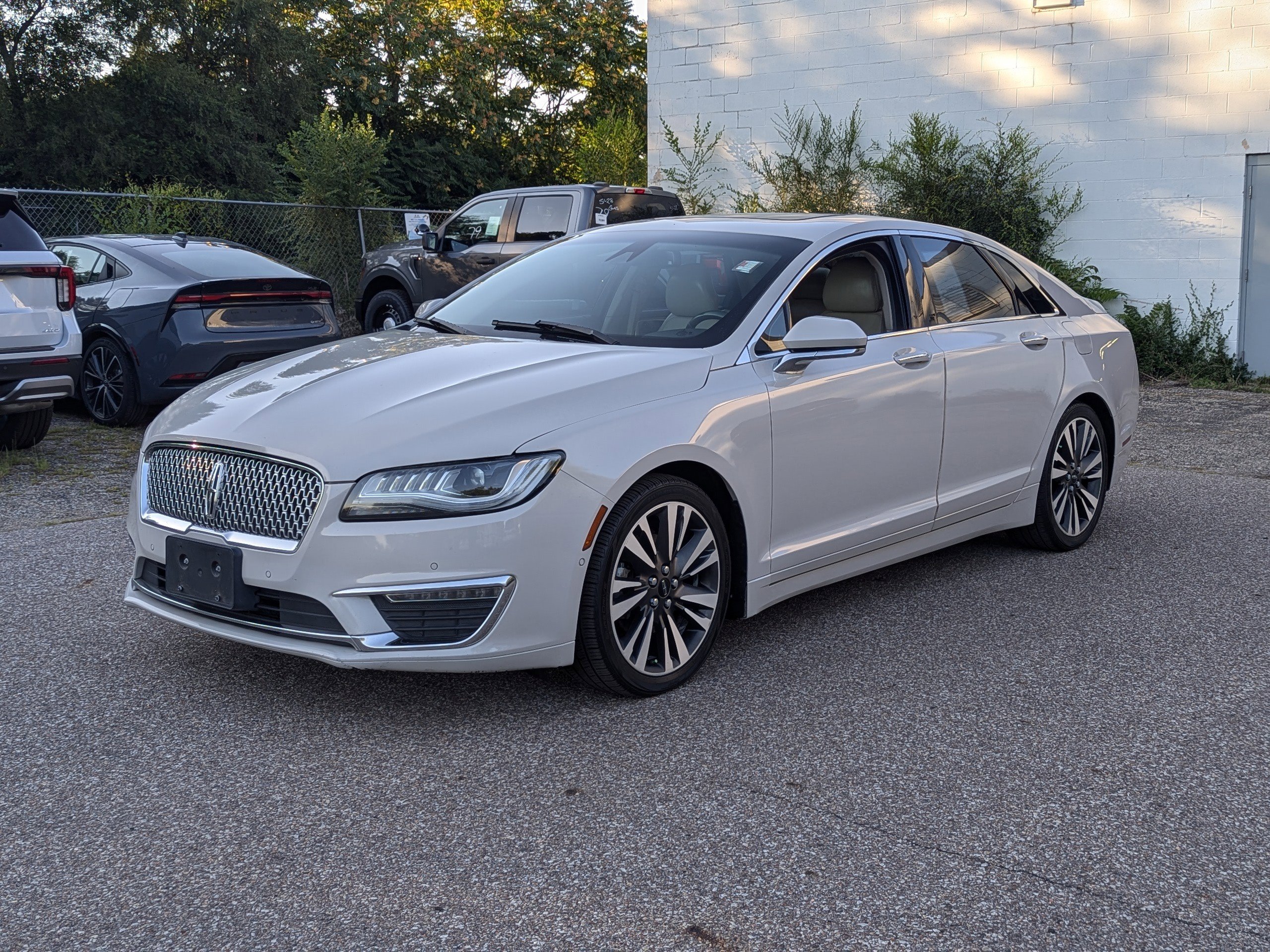 2019 Lincoln MKZ Reserve photo 3