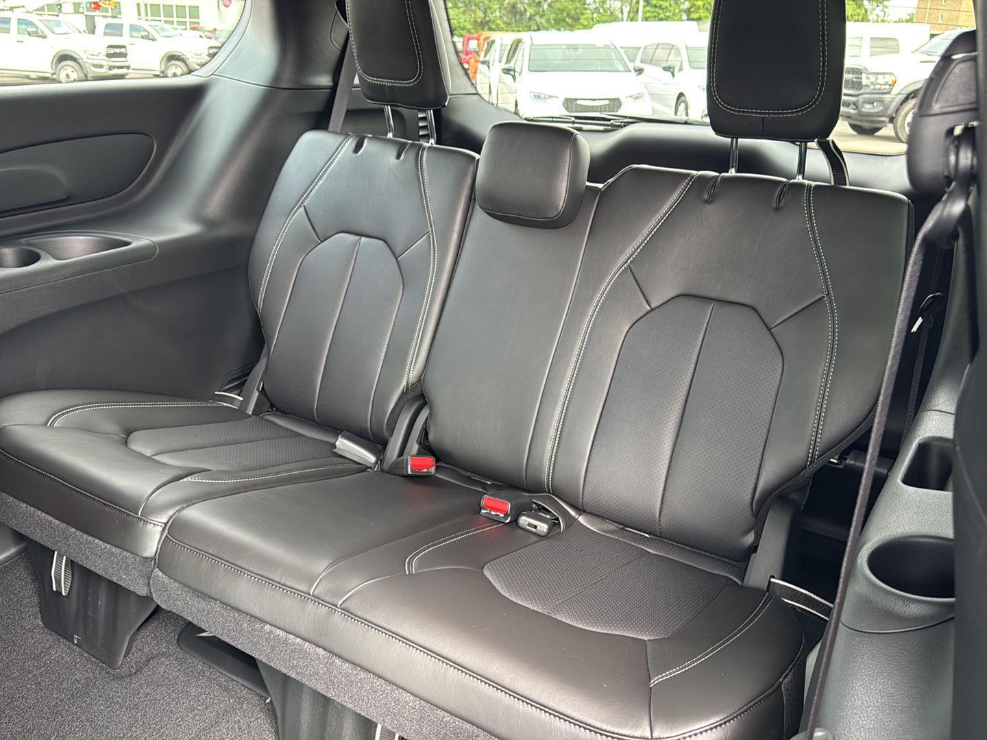 2026 Chrysler Pacifica photo 11