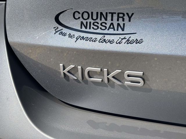 2026 Nissan Kicks SV photo 5