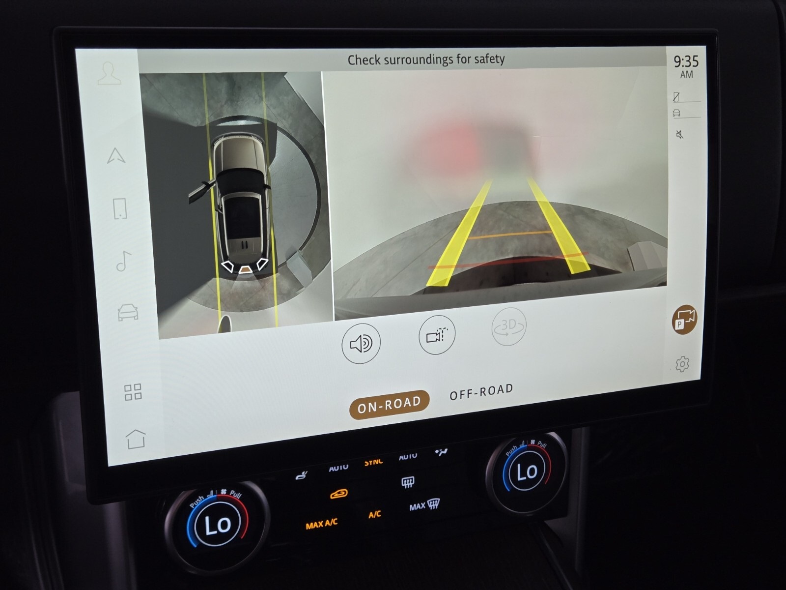 2023 Land Rover Range Rover SE photo 23