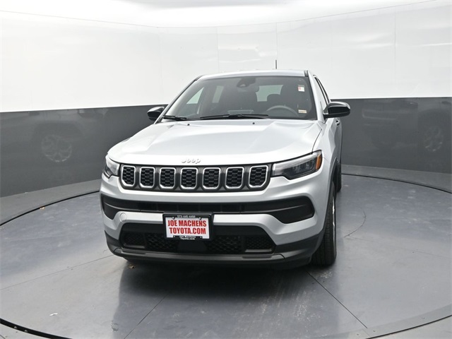2025 Jeep Compass Sport photo 2