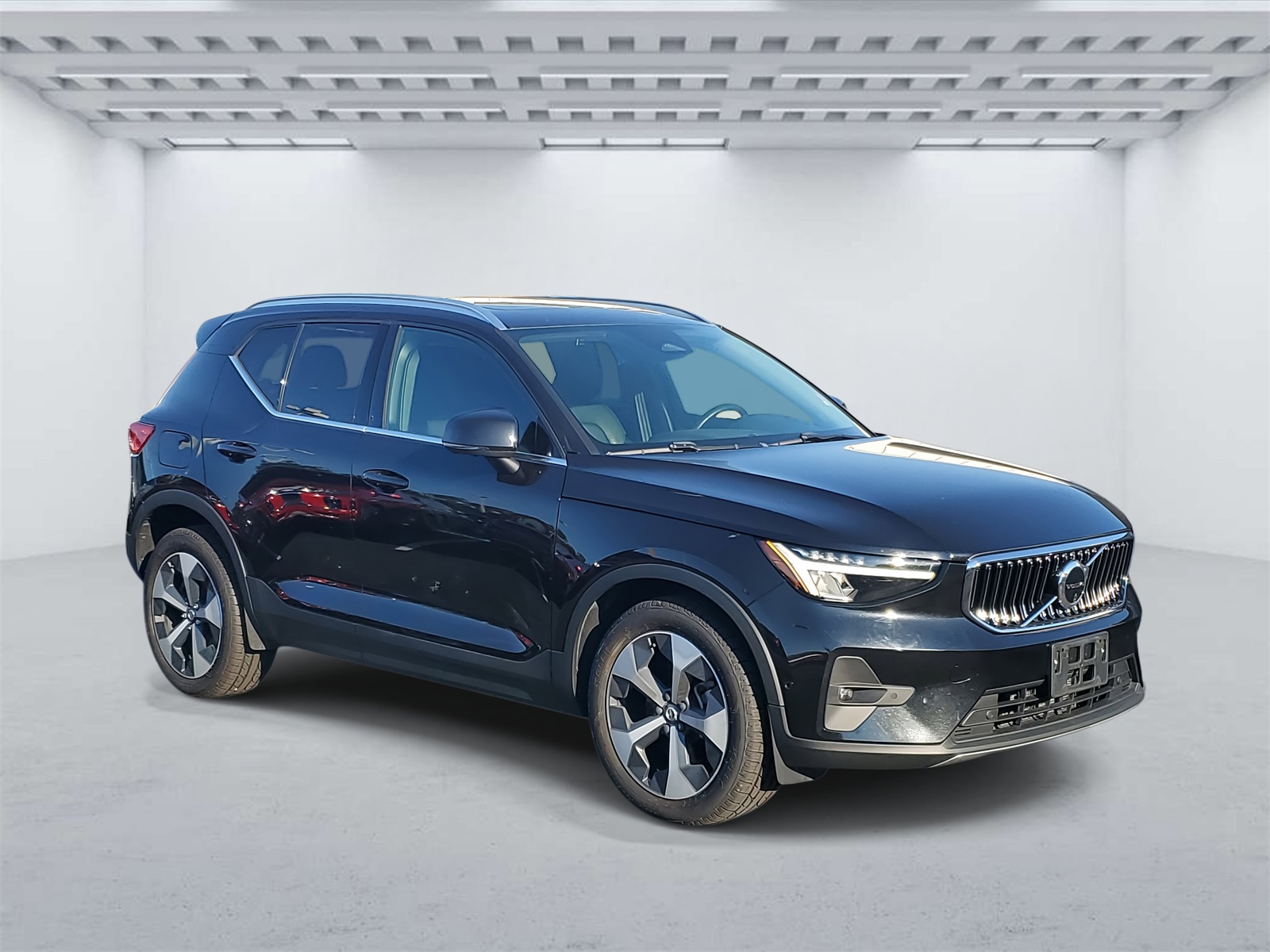 2023 Volvo XC40 Plus's photo