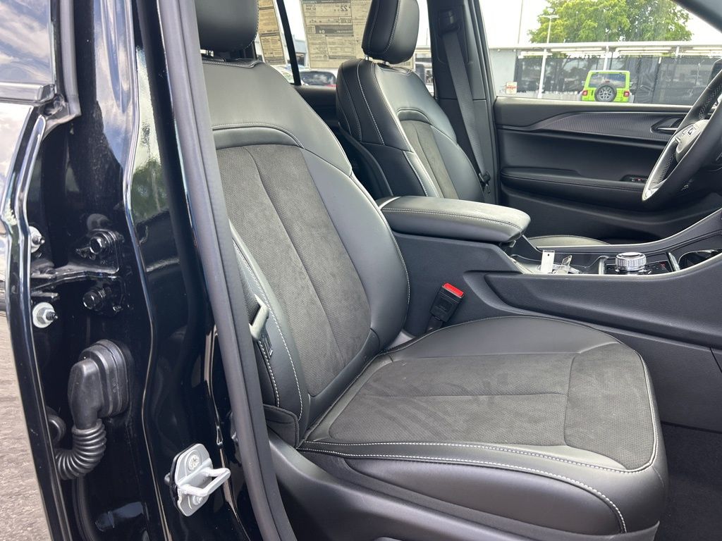 2025 Jeep Grand Cherokee Altitude X photo 20