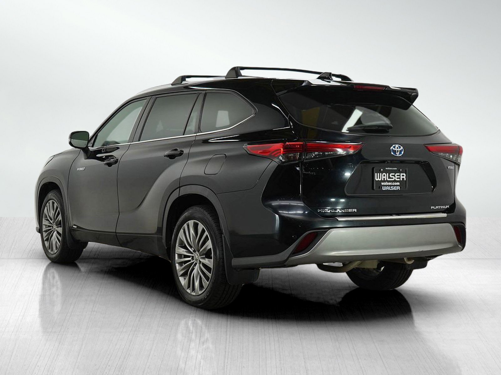 2021 Toyota Highlander Hybrid Platinum photo 2