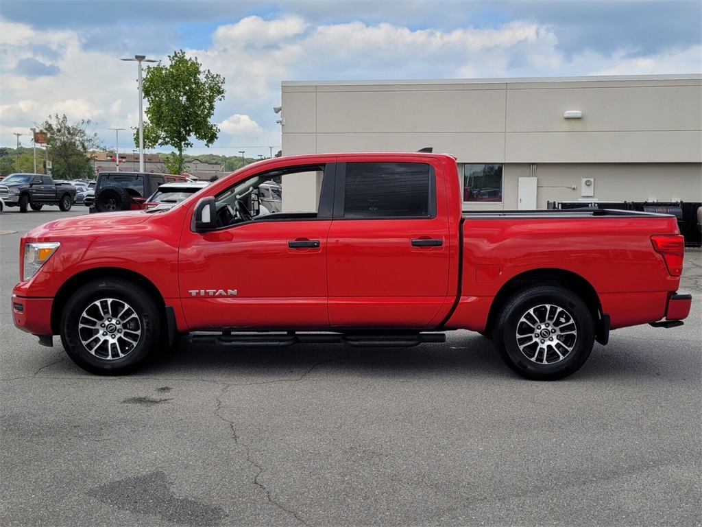 2023 Nissan Titan SV photo 4
