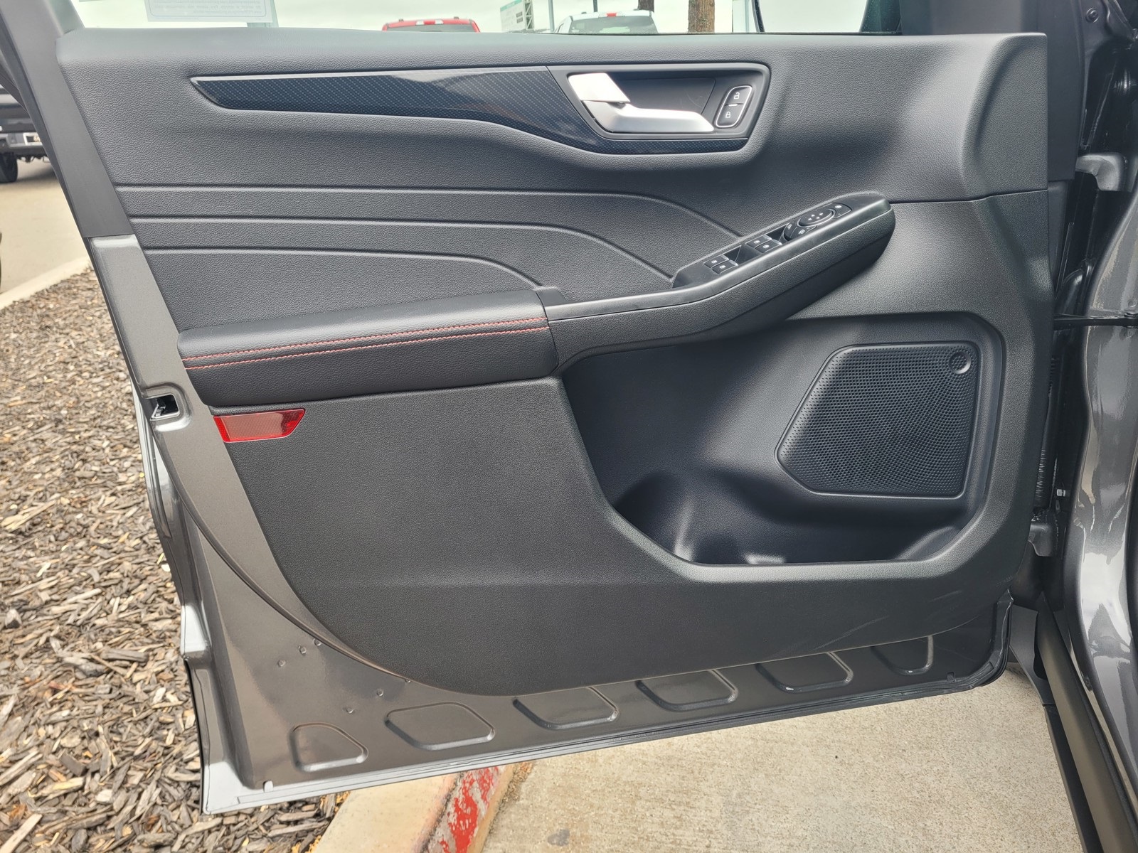2025 Ford Escape ST-Line Select photo 9