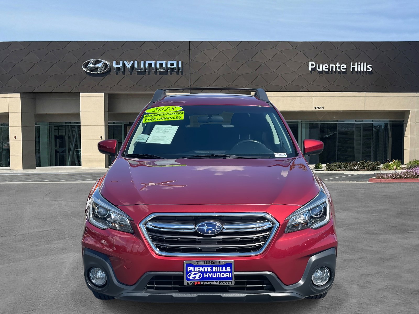 2018 Subaru Outback Premium photo 2