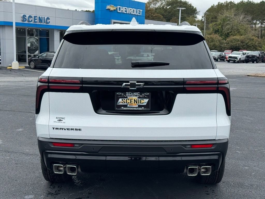 2026 Chevrolet Traverse photo 3
