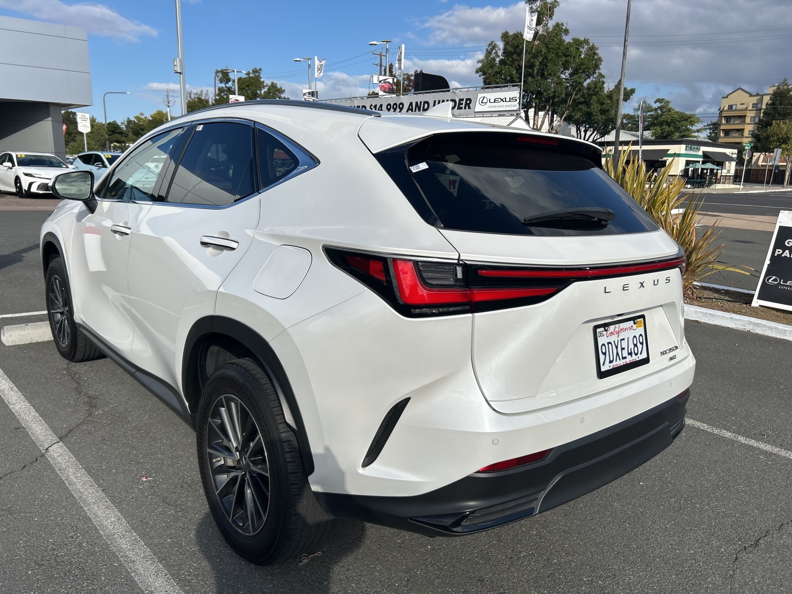 2023 Lexus NX 350h Premium photo 4