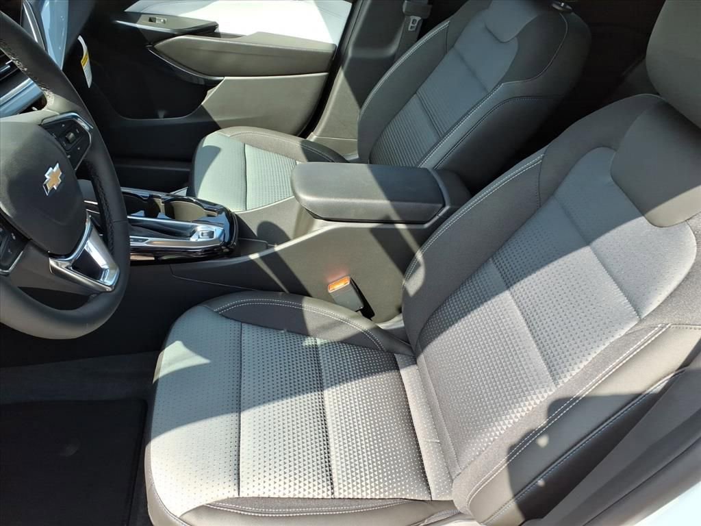2025 Chevrolet Trax LT photo 10