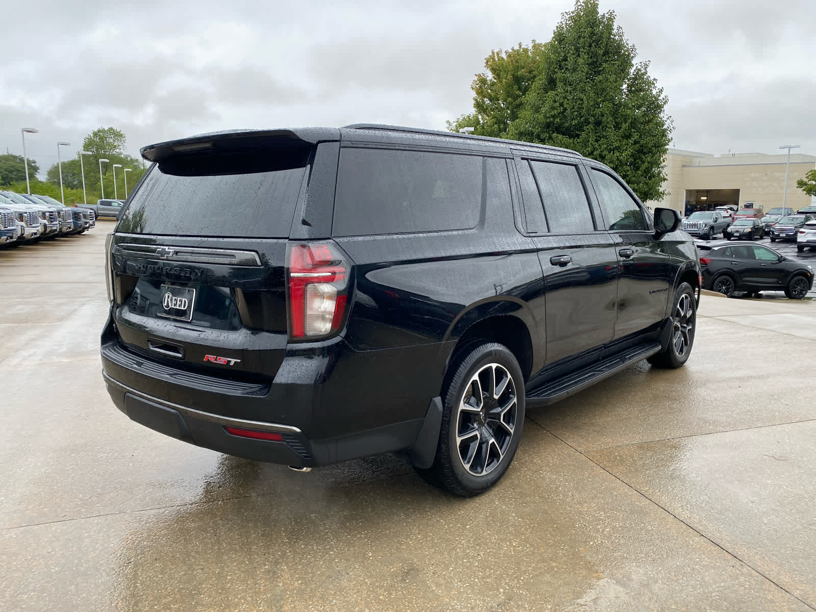 2021 Chevrolet Suburban RST photo 6
