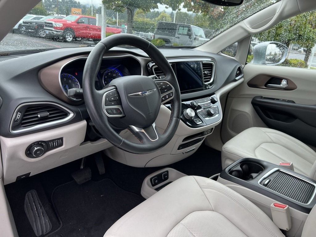2017 Chrysler Pacifica Touring Plus photo 14