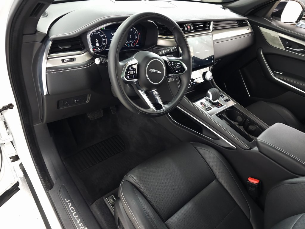 2025 JAGUAR F-PACE - Image 15