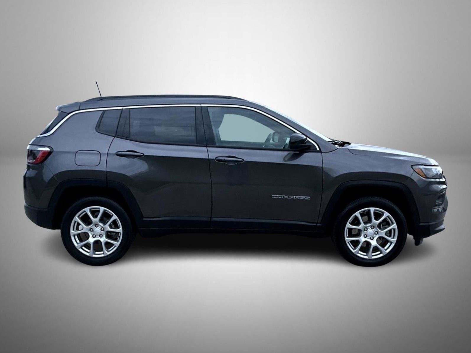 2023 Jeep Compass Latitude Lux photo 4
