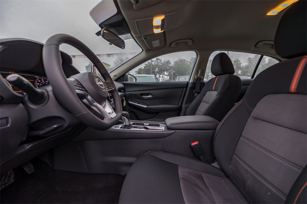 2025 Nissan Sentra SR Midnight Edition photo 11