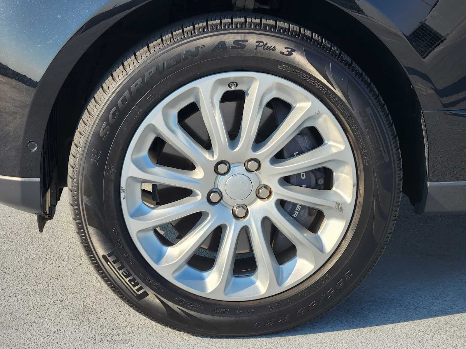 2020 Land Rover Range Rover HSE photo 10