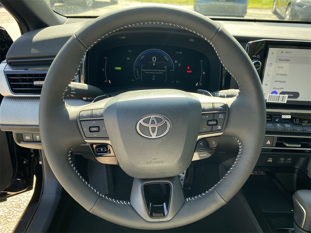 2025 Toyota Camry SE photo 11