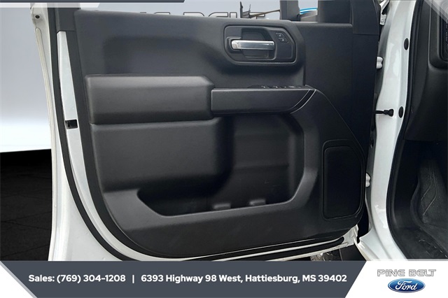 2021 Chevrolet Silverado 2500HD Custom photo 17