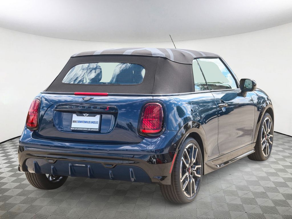 2026 Mini Cooper Convertible Iconic photo 4