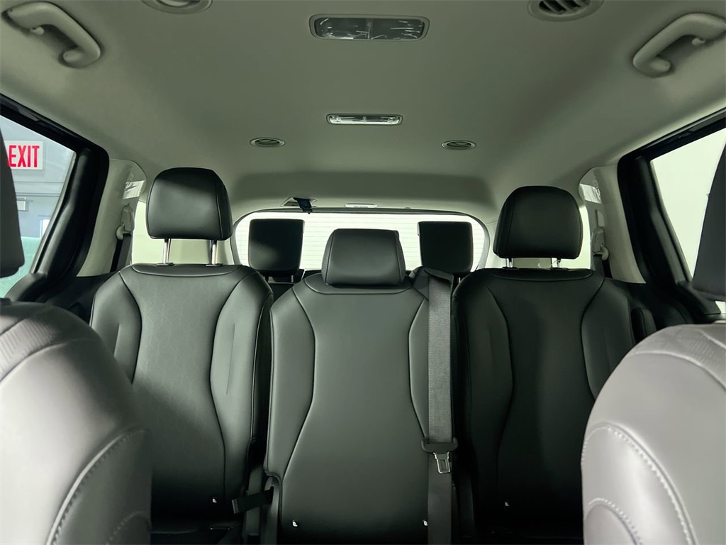 2026 Kia Carnival LX photo 31