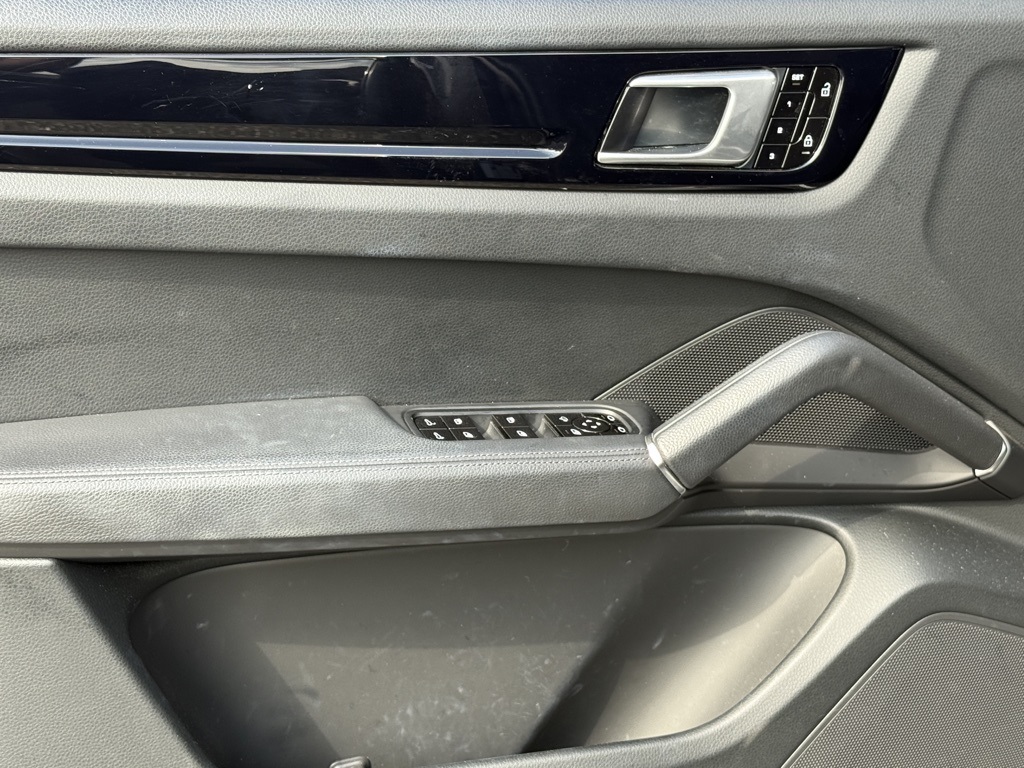 2019 Porsche Cayenne Base photo 10
