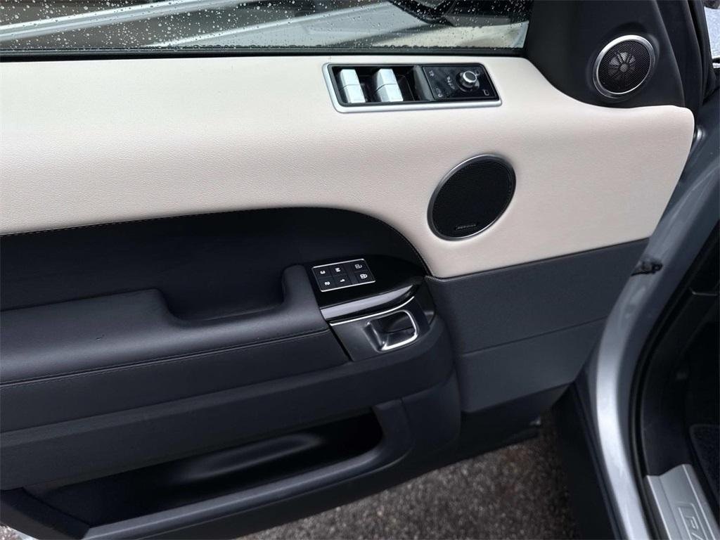 2022 Land Rover Range Rover Sport HSE Silver Edition photo 18
