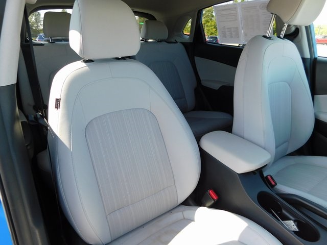 2022 Hyundai Kona SEL photo 17