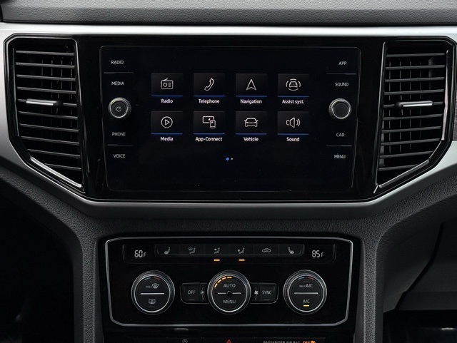 2023 Volkswagen Atlas Cross Sport V6 SE Technology photo 3