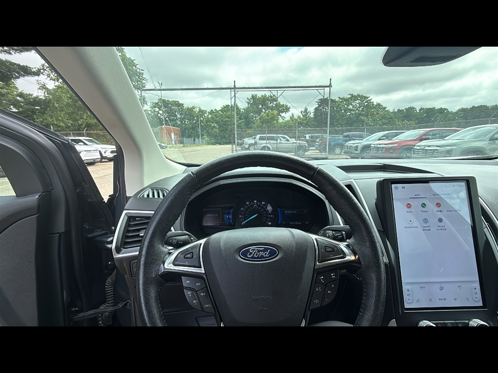 2023 Ford Edge SEL photo 9