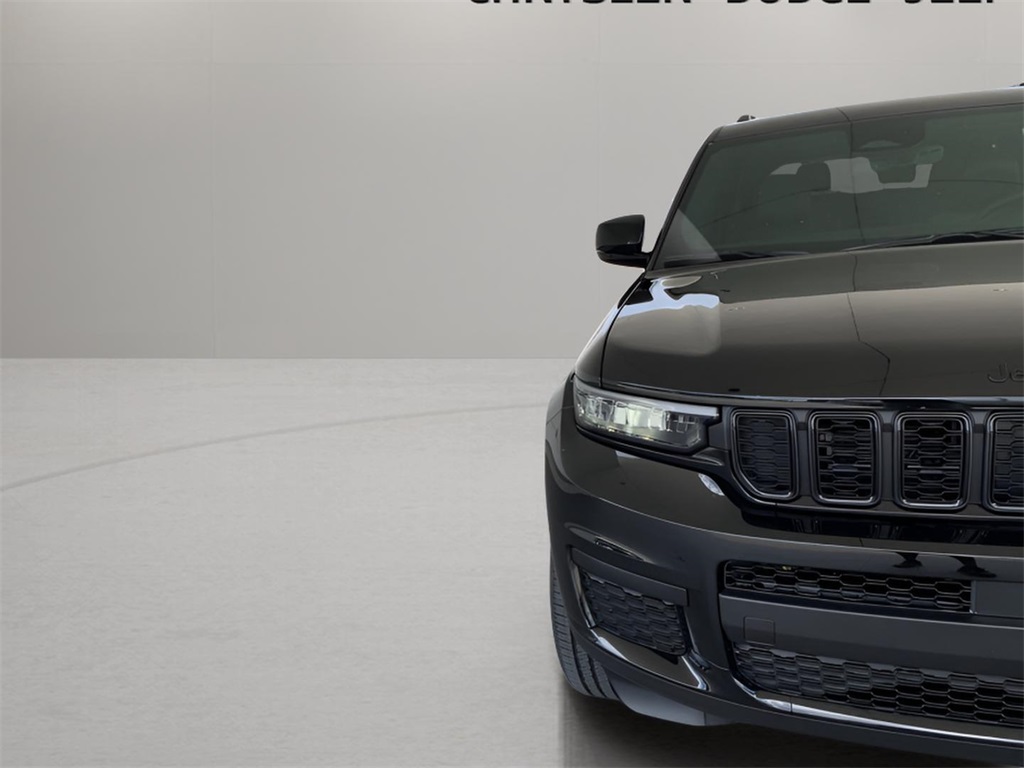 2025 Jeep Grand Cherokee Altitude X photo 4