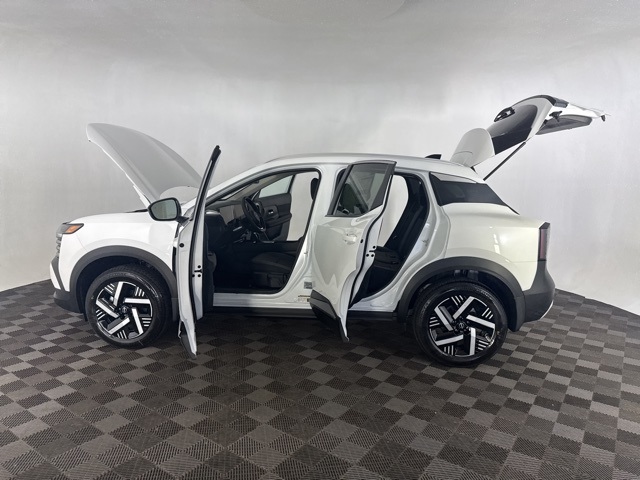 2026 Nissan Kicks SV photo 12