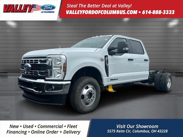 2025 Ford F-350 photo 2
