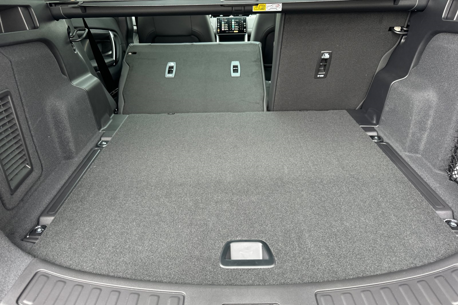 2025 Land Rover Discovery Sport Dynamic SE photo 16