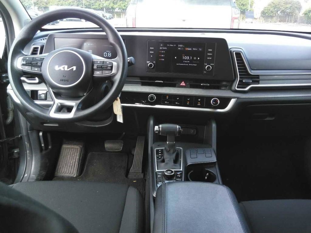 2023 Kia Sportage LX photo 4