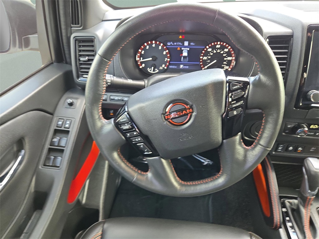 2023 Nissan Frontier PRO-X photo 11