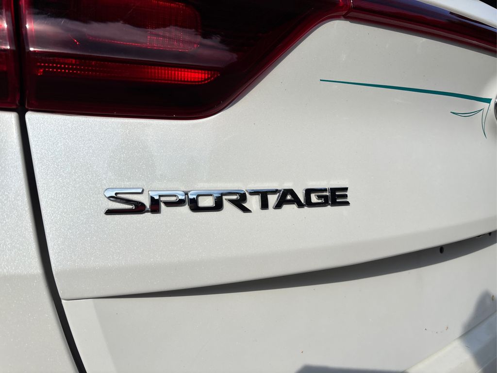 2022 Kia Sportage LX photo 13