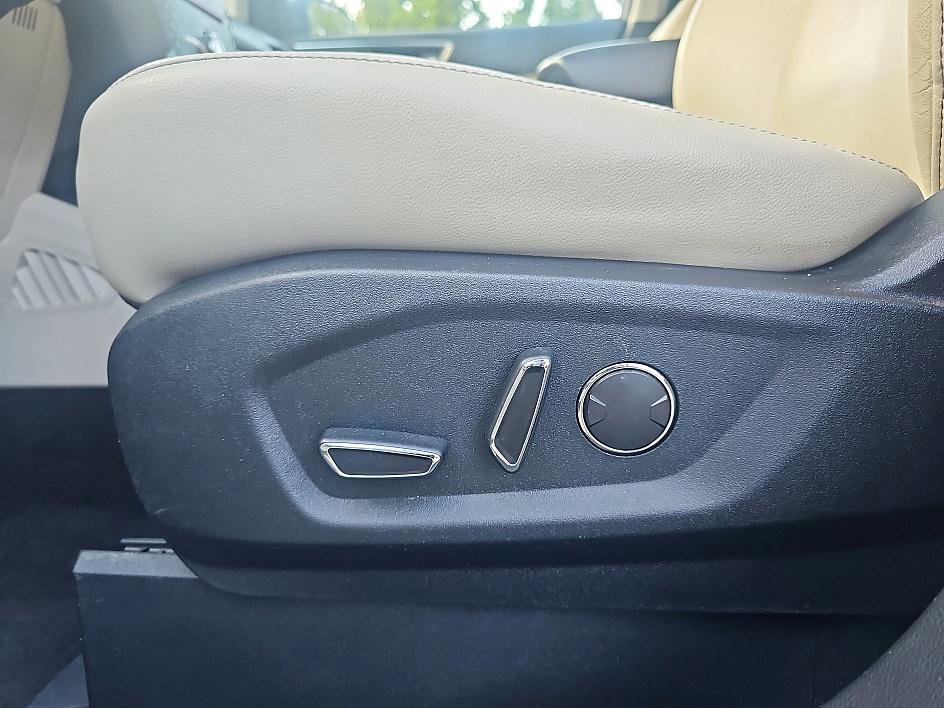 2017 Ford Edge Titanium photo 15