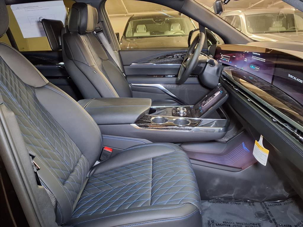 2026 Cadillac Escalade IQ Luxury photo 3