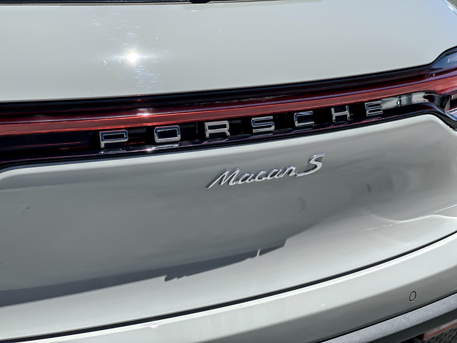 2025 Porsche Macan S photo 23