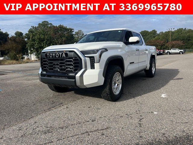 2023 Toyota Tundra Limited photo 3